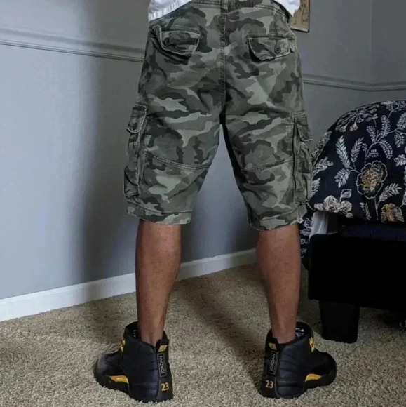NWOT American Eagle Classic Camo Cargo Shorts - Picture 2 of 6